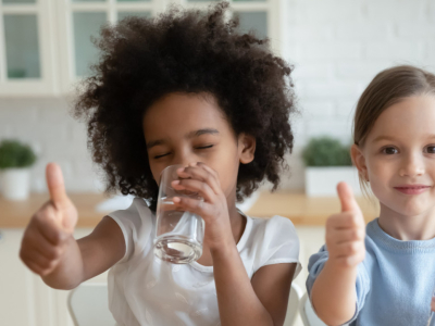 5 tips om je kinderen meer te laten drinken