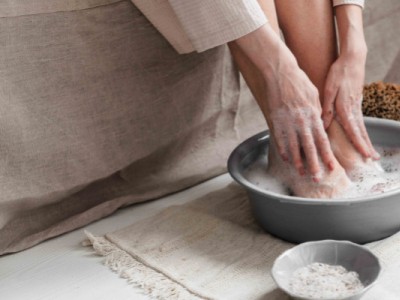 7 zelfgemaakte voetbaden met natuurlijke ingrediënten